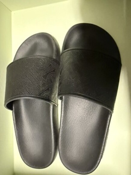 All Black Burberry Slides 2y - Picture 2 of 6